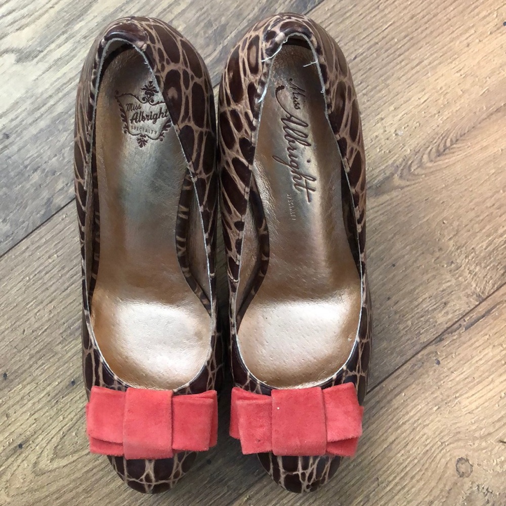 Miss Albright faux alligator skin heal